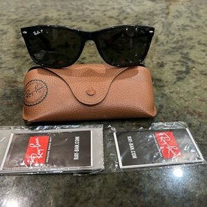 Ray- Ban Sunglasses in Black, like new